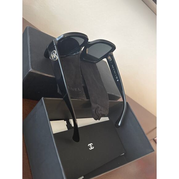 Chanel 5479 501/S4 Sunglasses Polished Black/Gray Lens w/ Gold Heart CC Logo - Picture 13 of 15